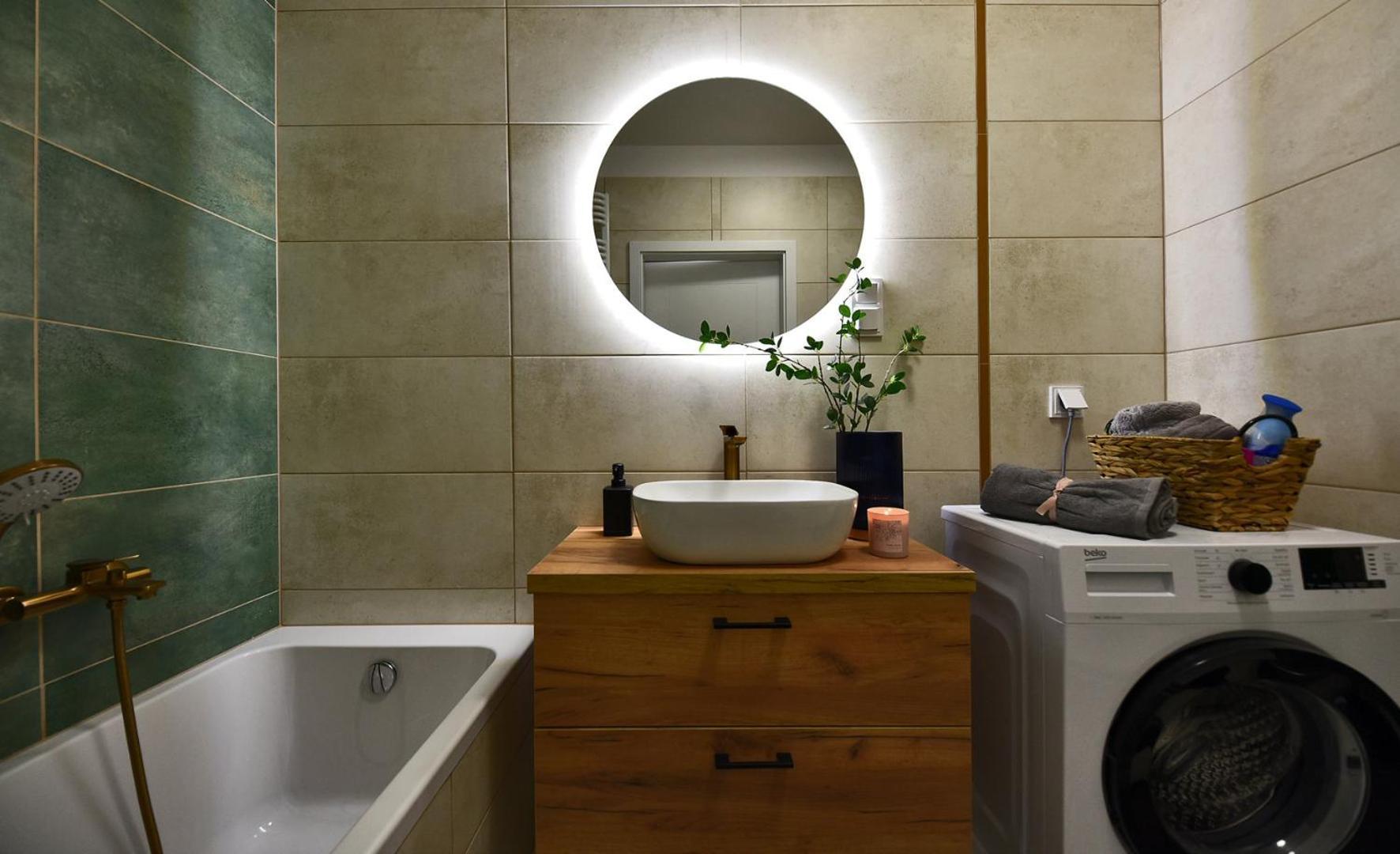 ז'שוב Superapart Prymasa 1000-Lecia 6A, Hidden Gem - Ideal For Relaxation & Escapes מראה חיצוני תמונה